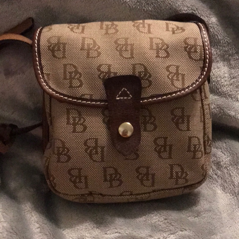 *AUTHENTIC* Dooney & bourke long shoulder bag